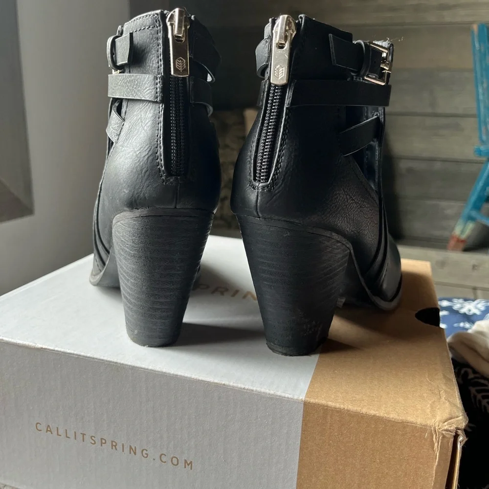 Call it spring booties - Picture 2 of 5
